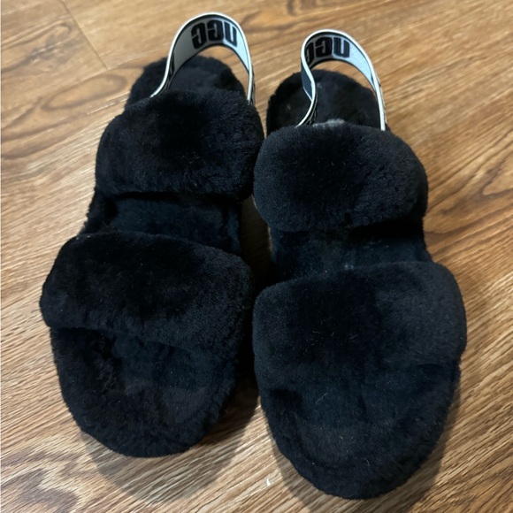 Black UGG Oh Yeah Slides - Picture 1 of 3